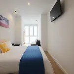 & Kitchen Zabalburu בית הארחה 3*