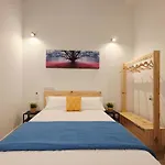 & Kitchen Zabalburu בית הארחה