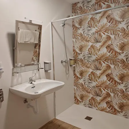 & Kitchen Zabalburu Πανσιόν